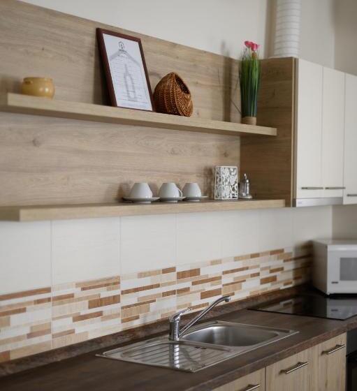 デラックスファミリールーム, Nádasdi Ház