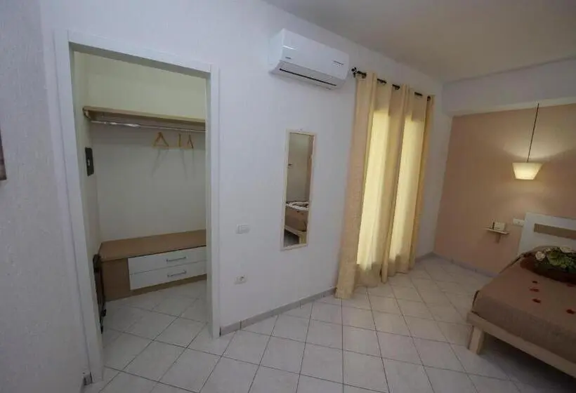 Triple Room Sea View, Villa Saturno