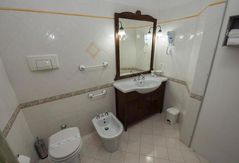 Triple Room Sea View, Villa Saturno