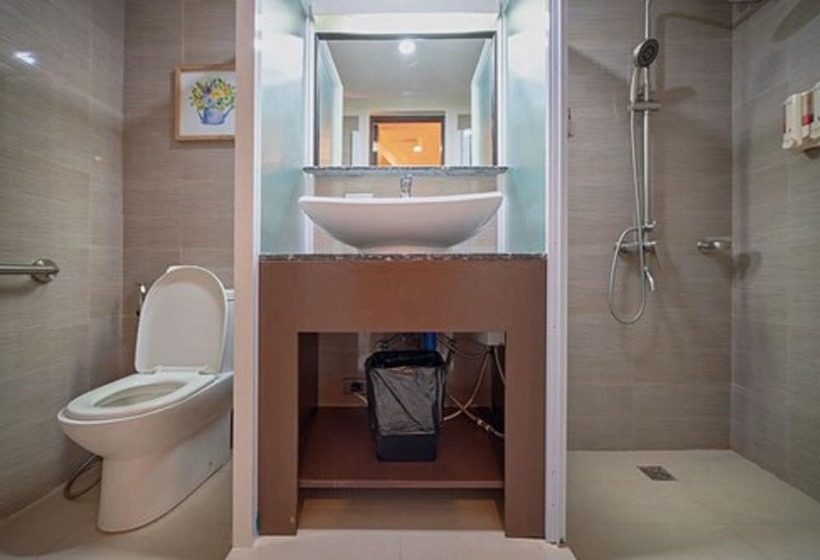 Quarto Familiar, Achievers Airport