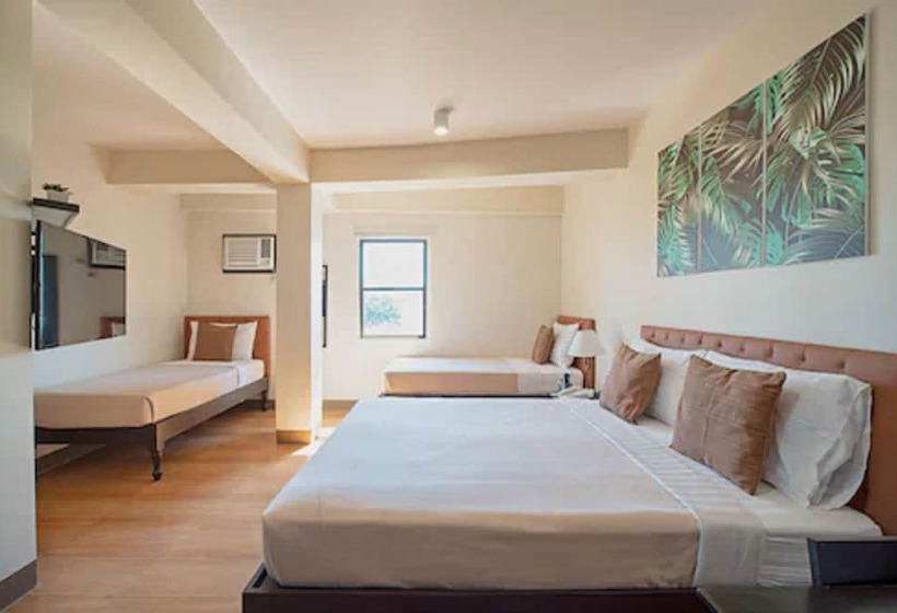 Családi Szoba, Achievers Airport