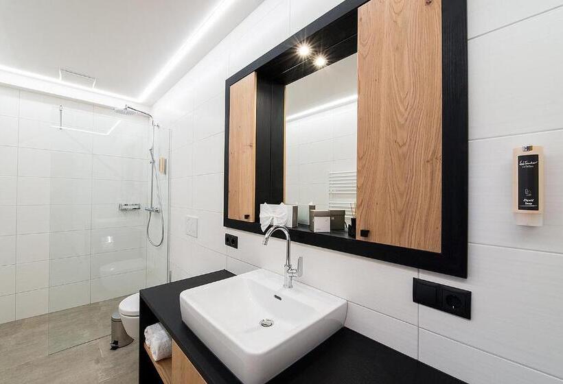 חדר דלוקס עם מרפסת, Arthur S Hotel Und Apartments Am Achensee