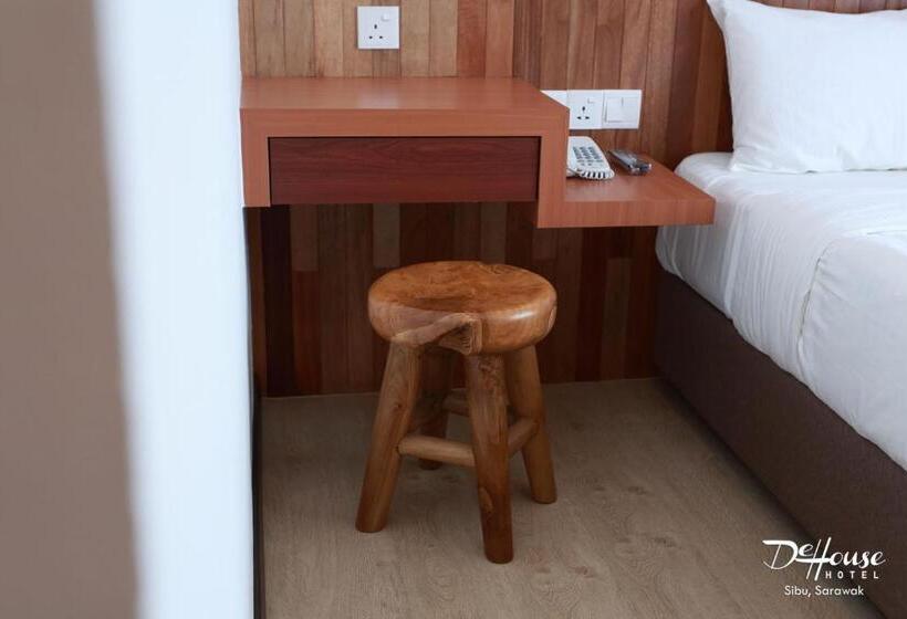 חדר סטנדרט, De House