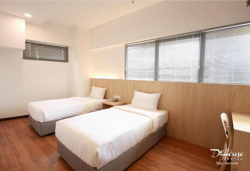 חדר דלוקס, De House