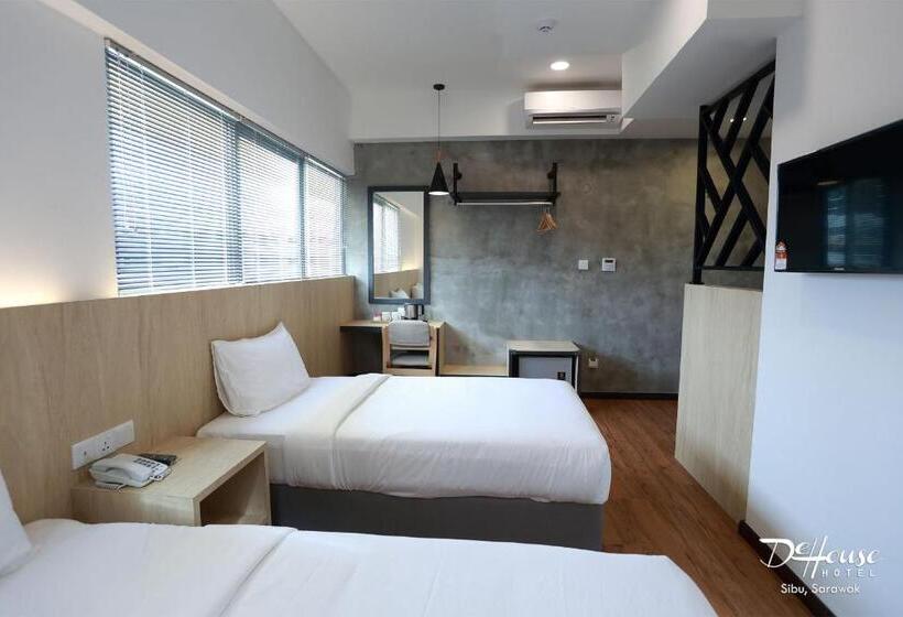 חדר דלוקס, De House