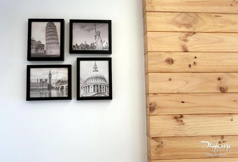 סוויטה אקזקיוטיב, De House