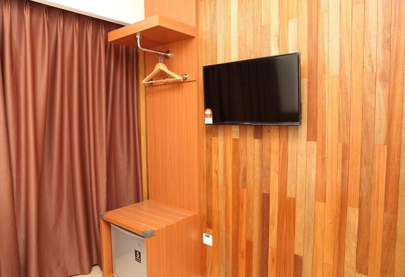 חדר סטנדרט, De House