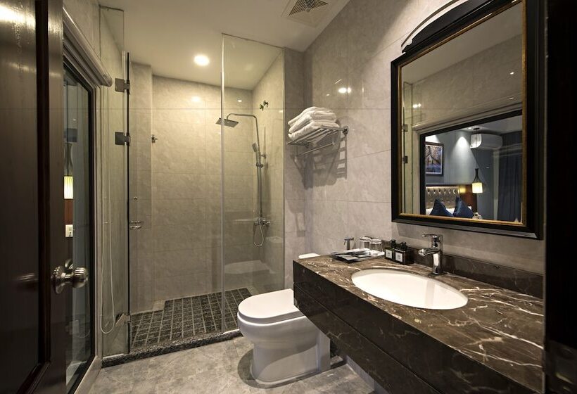 디럭스 룸, Confetti Garden