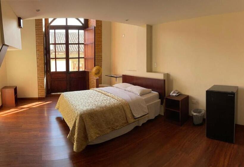 חדר סטנדרט לשלושה, Floré Hotel Boutique Cuenca