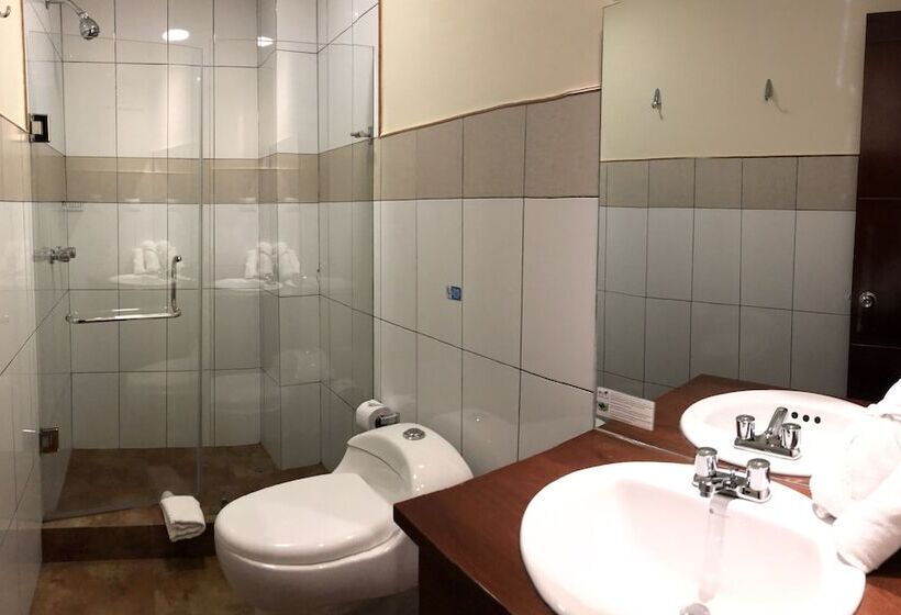 חדר סטנדרט לשלושה, Floré Hotel Boutique Cuenca