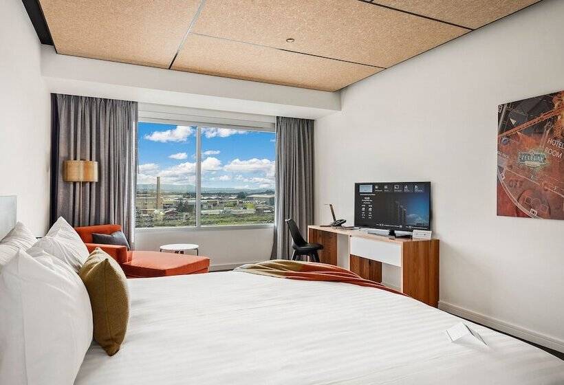 اتاق استاندارد با چشم‌انداز رودخانه, Peppers Silo