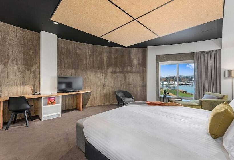 اتاق لوکس, Peppers Silo