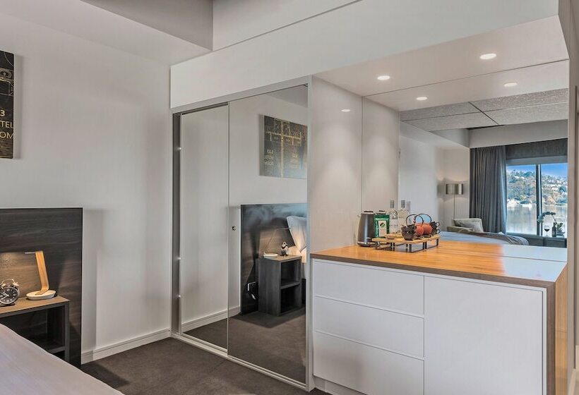 اتاق لوکس, Peppers Silo