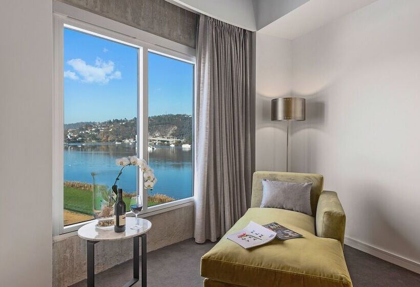 اتاق لوکس, Peppers Silo