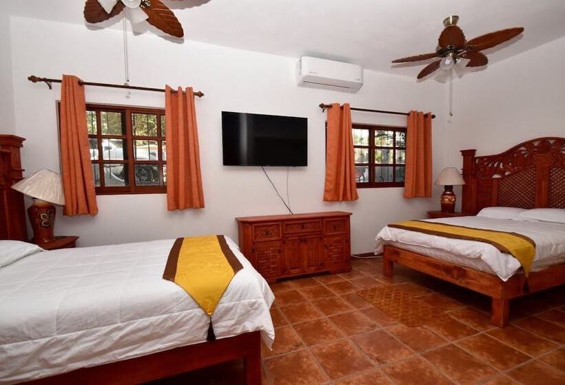 带2个双人床的标准工作室, Villas Amalia