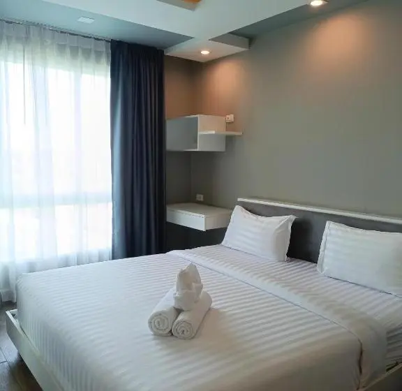 اتاق لوکس با چشم‌انداز استخر, Wisdom Hotel & Residence