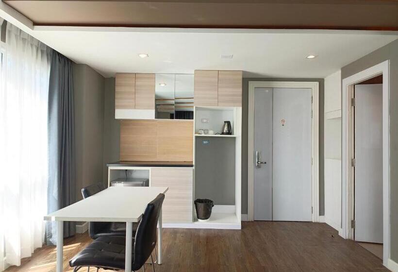 프리미엄 스위트 풀장 전망, Wisdom Hotel & Residence