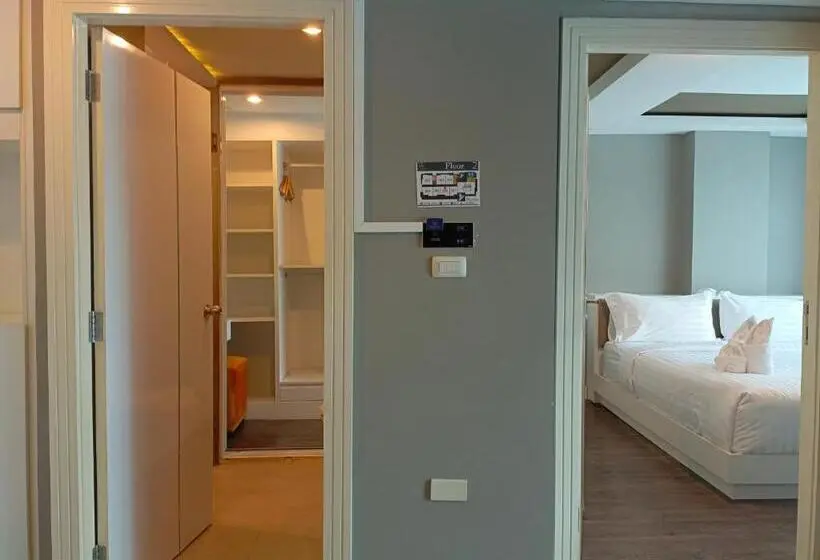 سوئیت پریمیوم با چشم‌انداز استخر, Wisdom Hotel & Residence