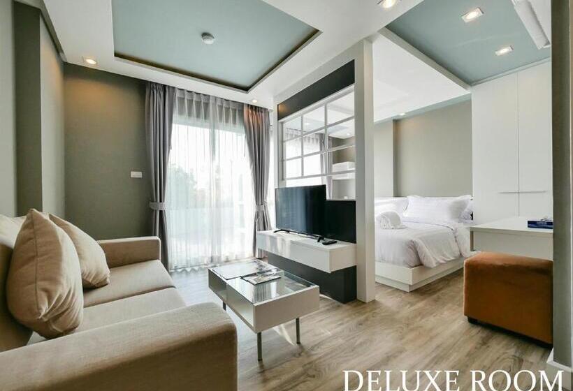 풀장 전망 디럭스 룸, Wisdom Hotel & Residence