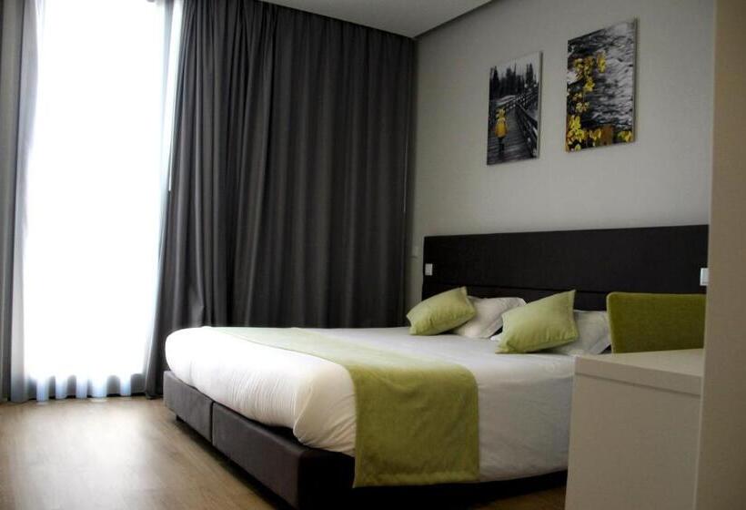 غرفة ديلوكس, Basto Vila