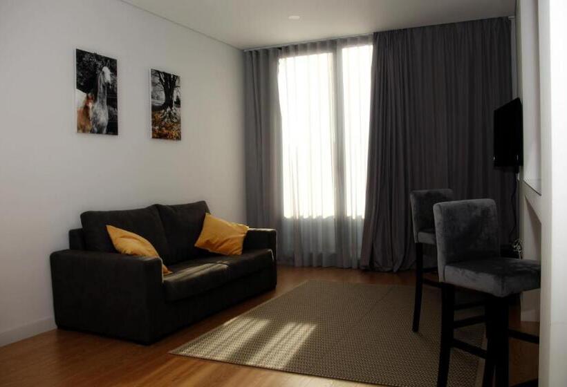 شقة غرفة واحدة, Basto Vila