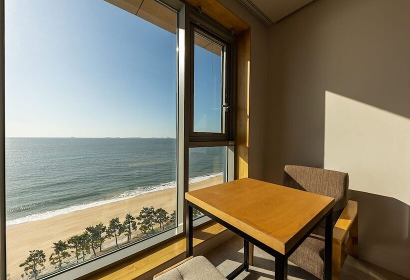 Cameră Standard cu Vedere la Mare, Daynice