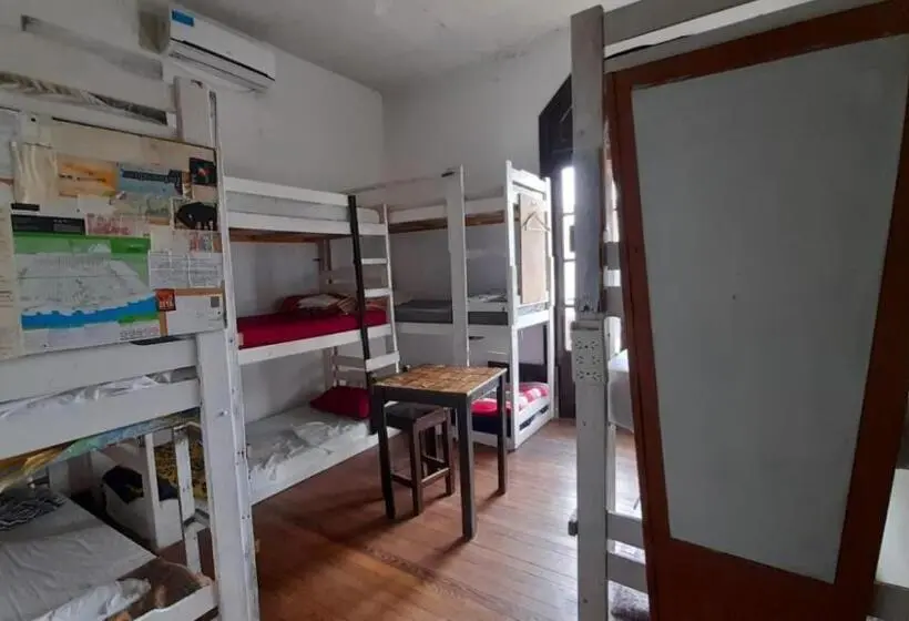 ルームシェアのワンベッド, República Hostel