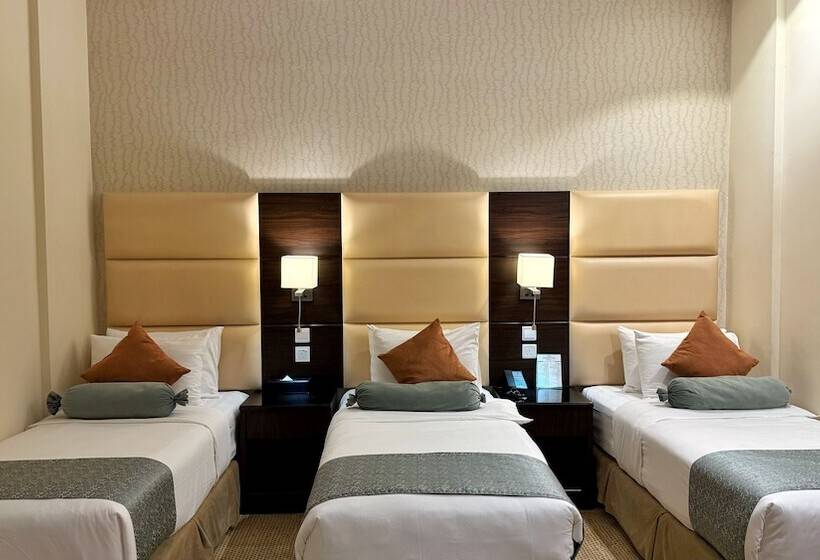 패밀리 스위트, Holiday Villa Hail