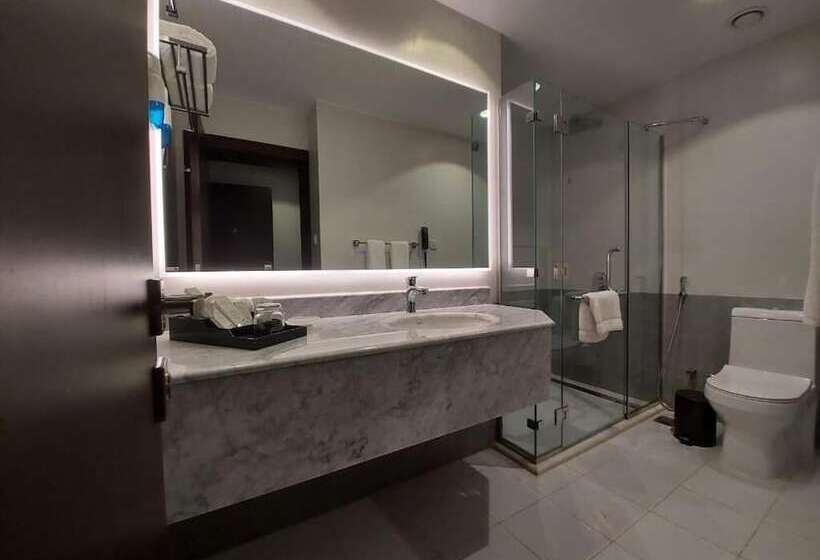 سوییت اجرایی, Holiday Villa Hail