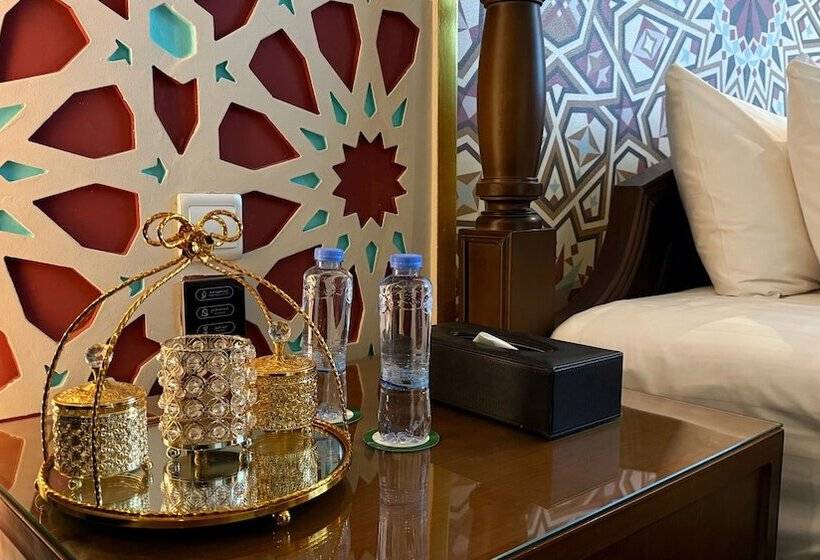 سوییت اجرایی, Holiday Villa Hail