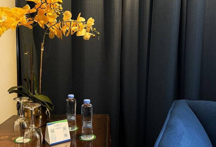 이그제큐티브 스위트, Holiday Villa Hail