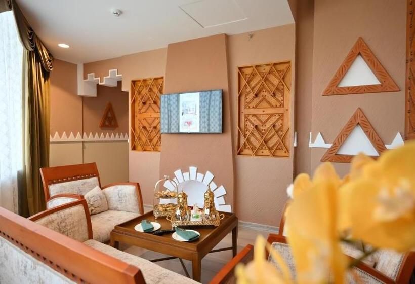 سوئیت پرزیدنت, Holiday Villa Hail