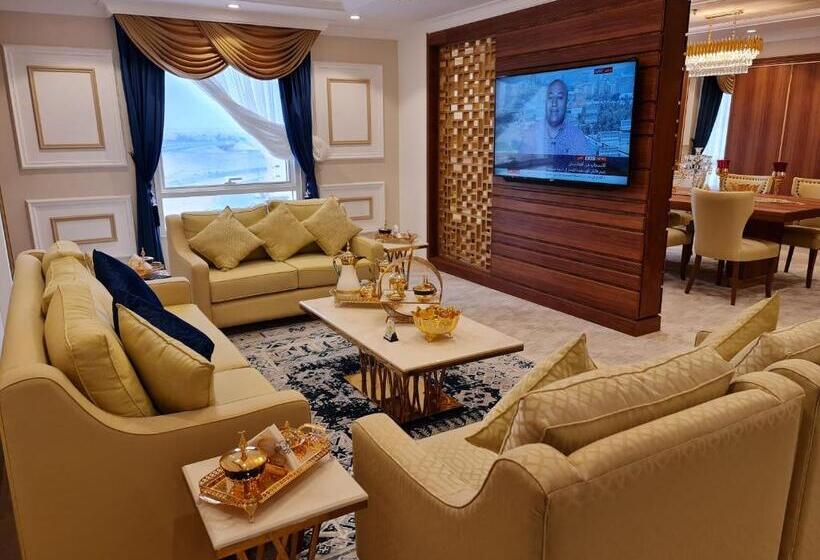 سوئیت پرزیدنت, Holiday Villa Hail