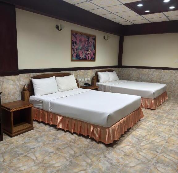 디럭스 패밀리 룸, Kata Palace Phuket