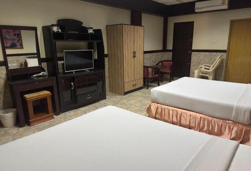 디럭스 패밀리 룸, Kata Palace Phuket