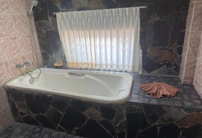 디럭스 패밀리 룸, Kata Palace Phuket