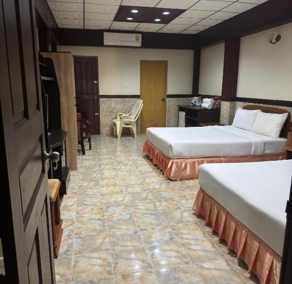 디럭스 패밀리 룸, Kata Palace Phuket