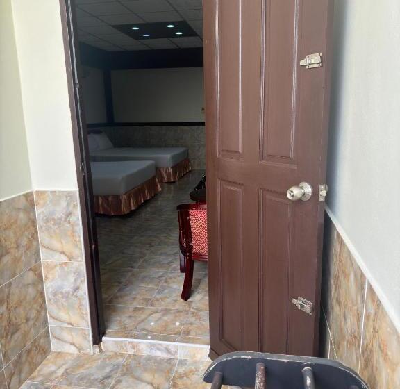 디럭스 패밀리 룸, Kata Palace Phuket