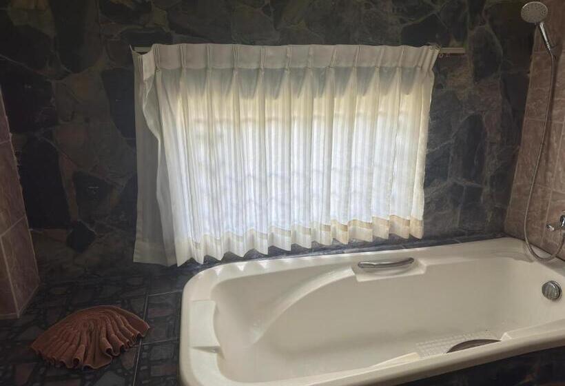 디럭스 룸, Kata Palace Phuket