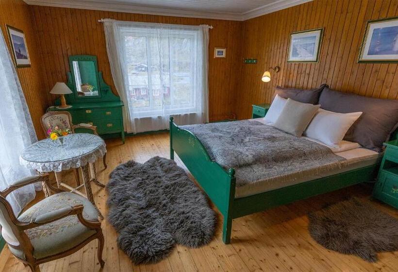 Номер Стандарт Вид на Озеро, Bygdin Høyfjellshotell