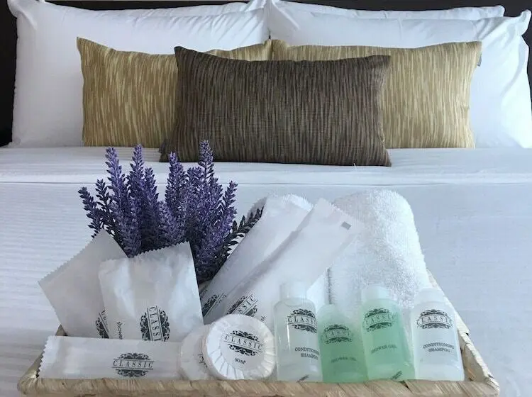 اتاق خانوادگی, Chemara Boutique