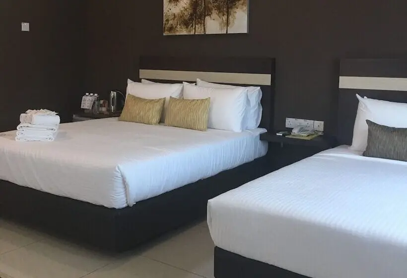 اتاق خانوادگی, Chemara Boutique
