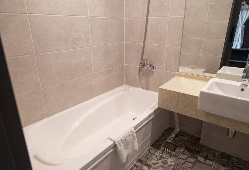 エコノミールーム, Daoom