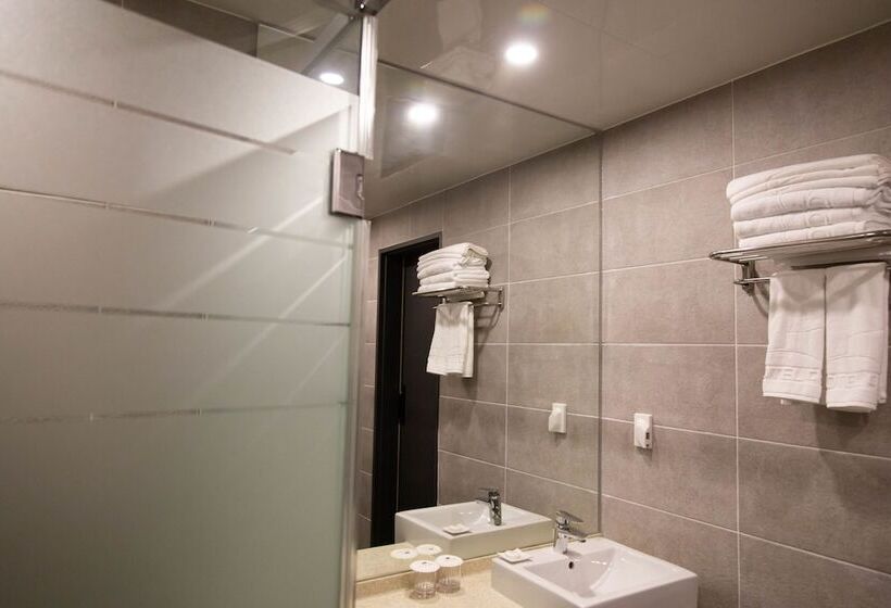 ファミリールーム, Daoom