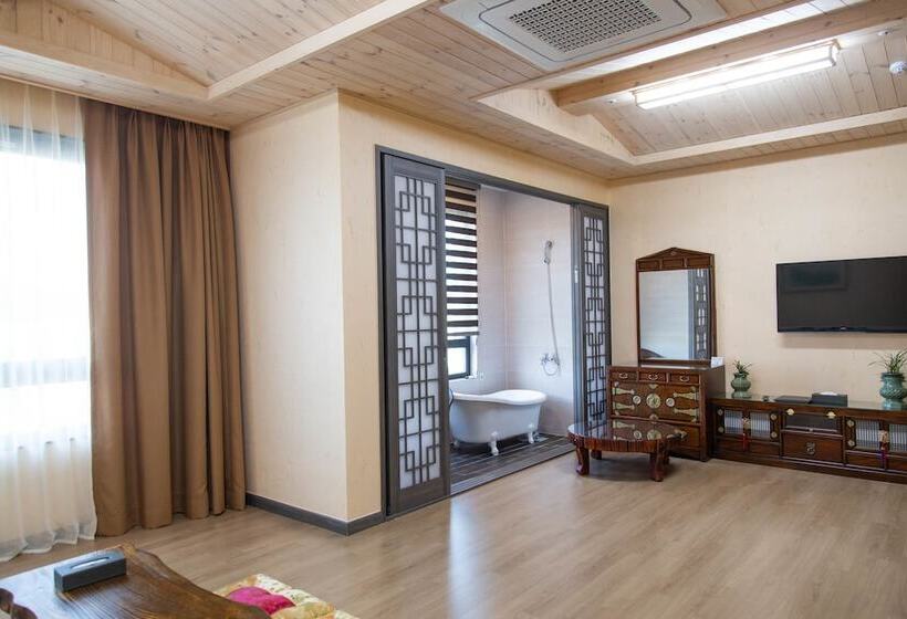 ファミリールーム, Daoom