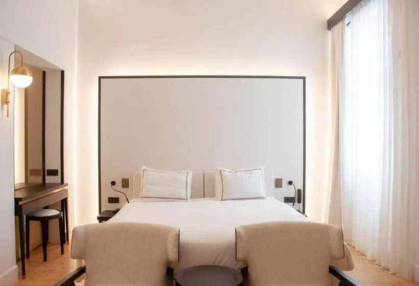Single Deluxe Room