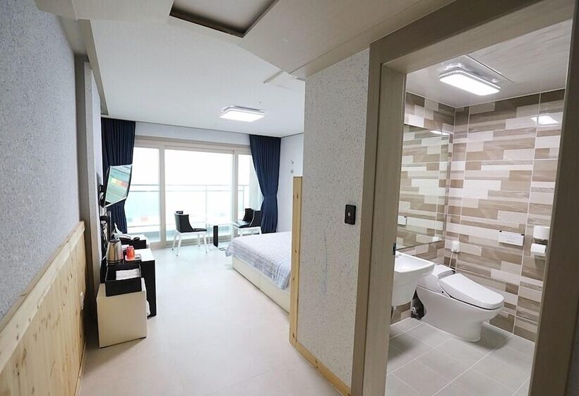 חדר סטנדרט, The Four Hills