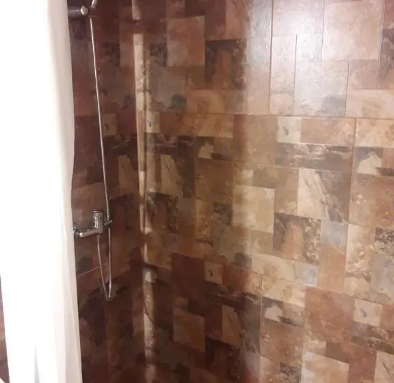 اتاق استاندارد سه نفره, Casagrande