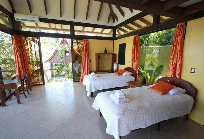 غرفة سوبيريور ثلاثية مطلّة علي البحر, Anamaya Resort