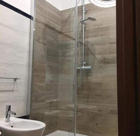 اتاق استاندارد چهار تخته, B&b Lumasa